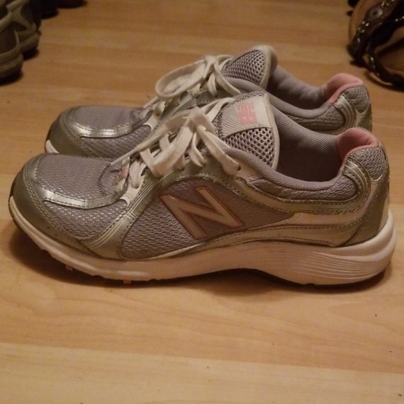 New Balance silver and pink sneakers - Picture 5 of 6
